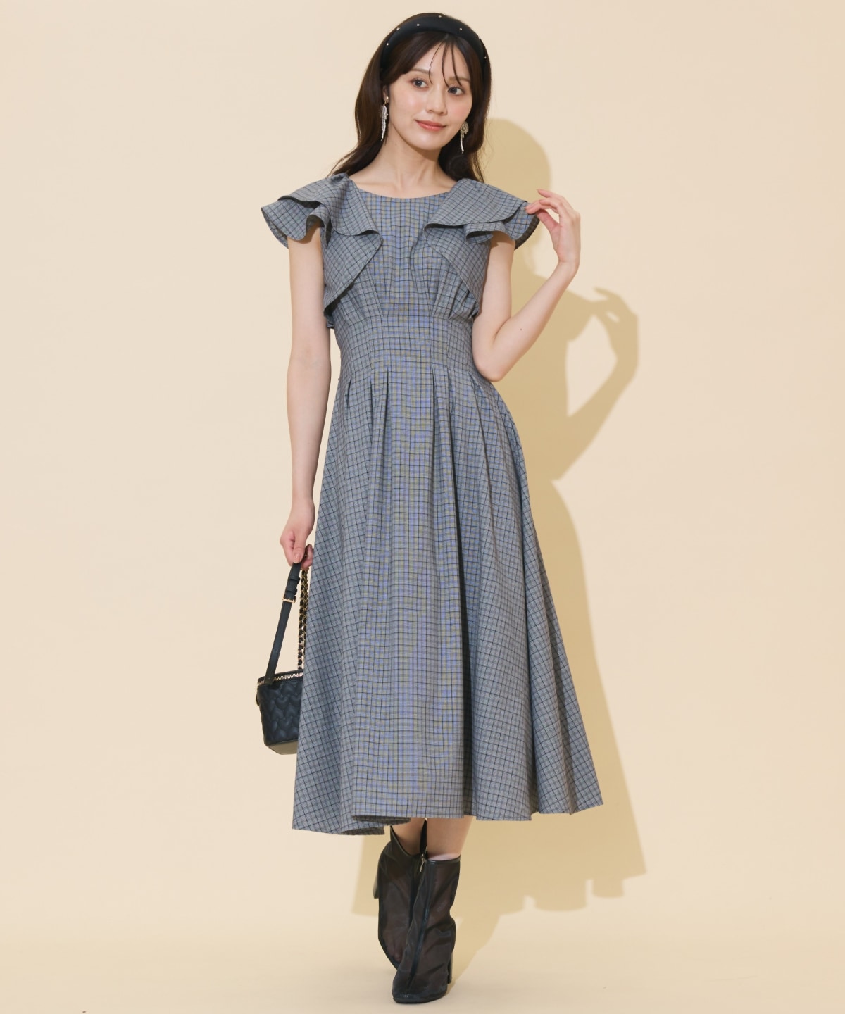 ラッフルスリーブバックリボンワンピース