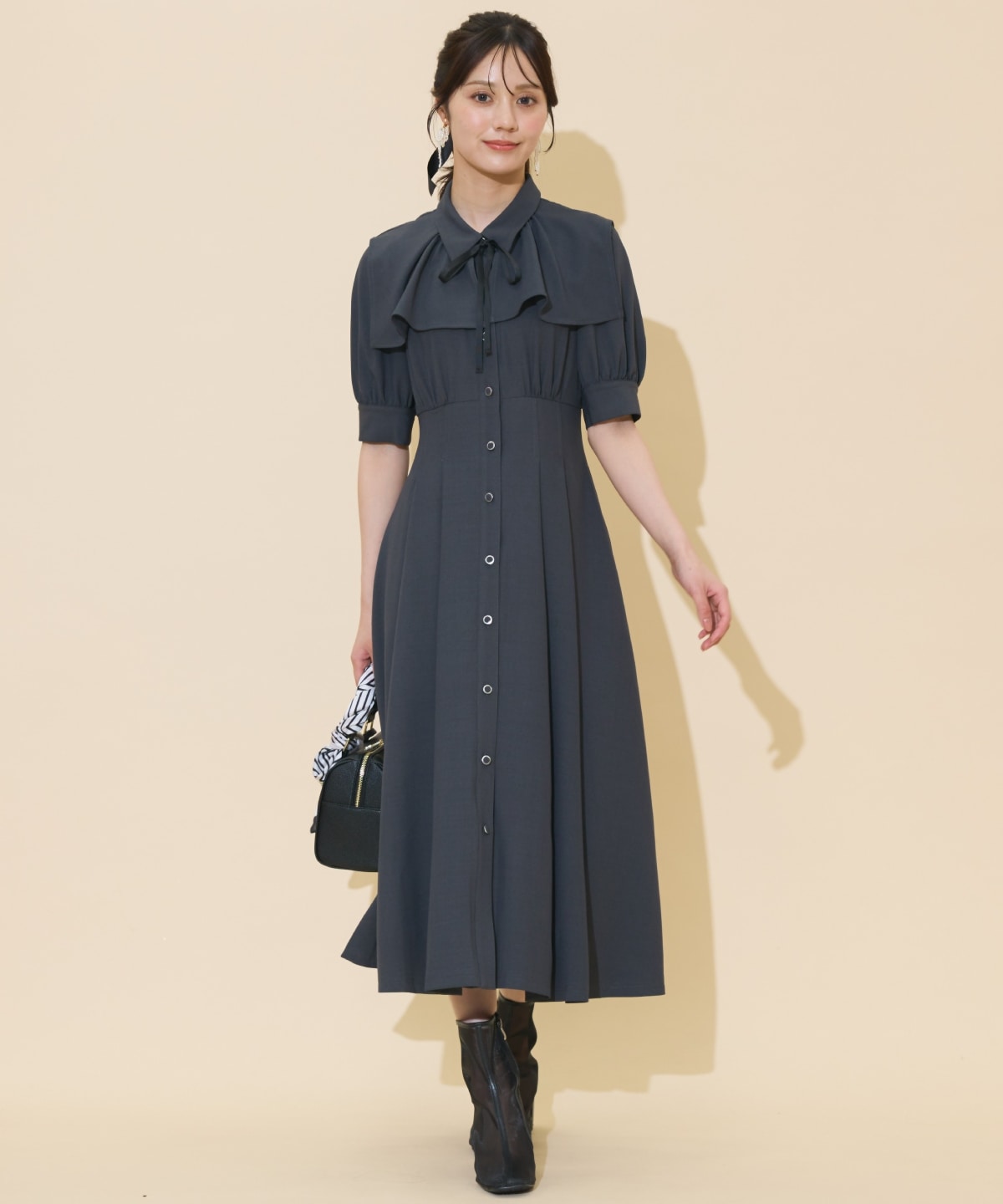 スクエアラッフルシャツワンピース