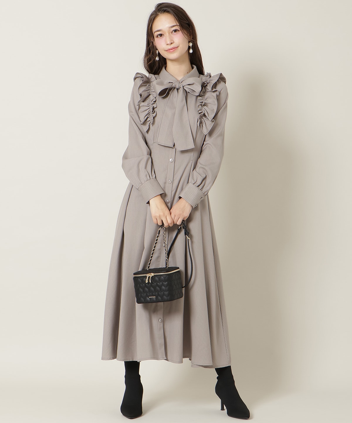 ショルダーフリルリボンタイシャツワンピース