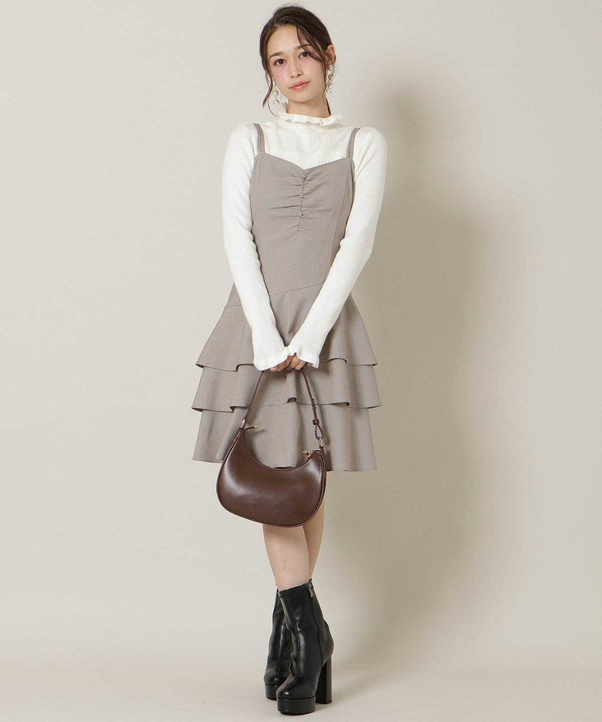 ダブルストラップアシンメトリーワンピース