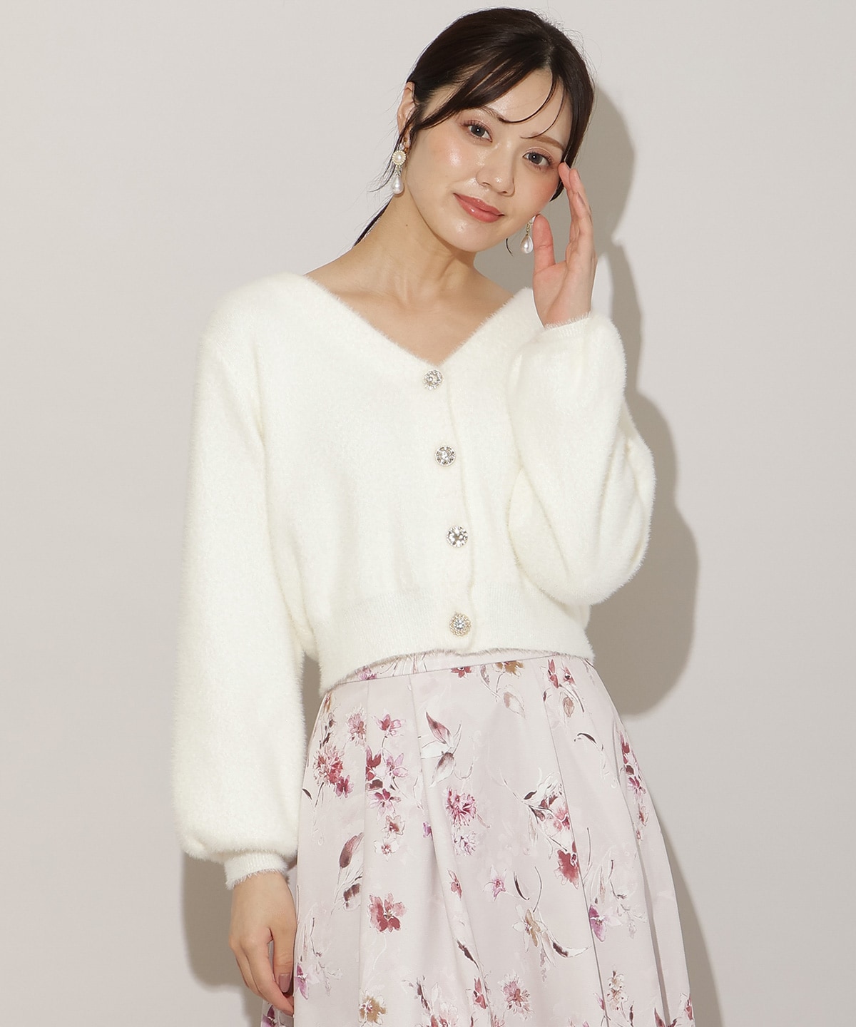 【再入荷予約受付中】アソートボタンラメフェザーカーディガン