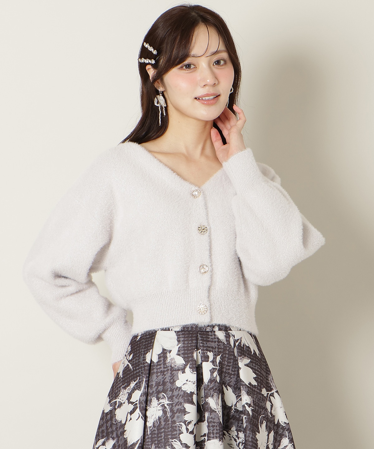 【軽やかラメフェザー】Vネックドロップショルダーカーディガン