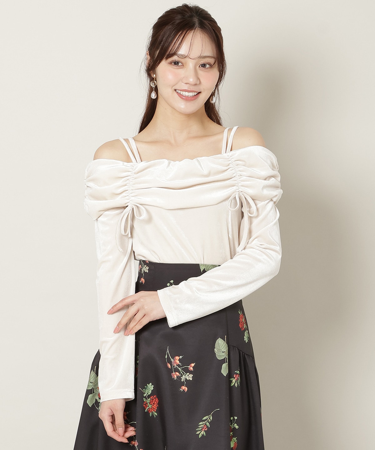 ギャザーオフショルベロアトップス