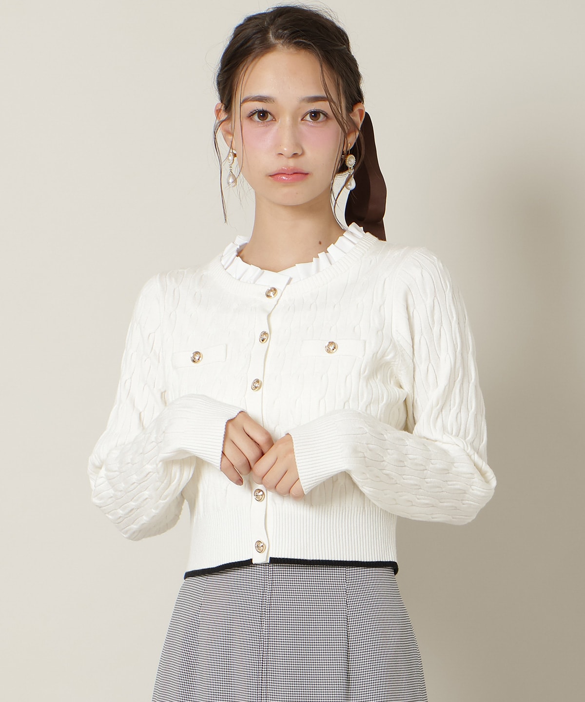 フリルレイヤードケーブルニット