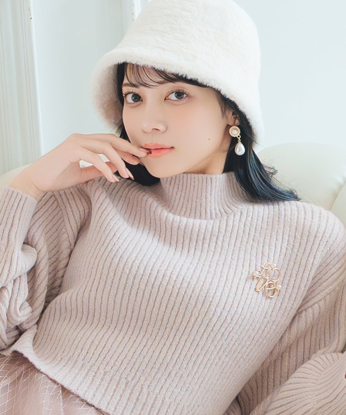 【12/5(fri)10時発売】ブローチ付きクロップドラメニット