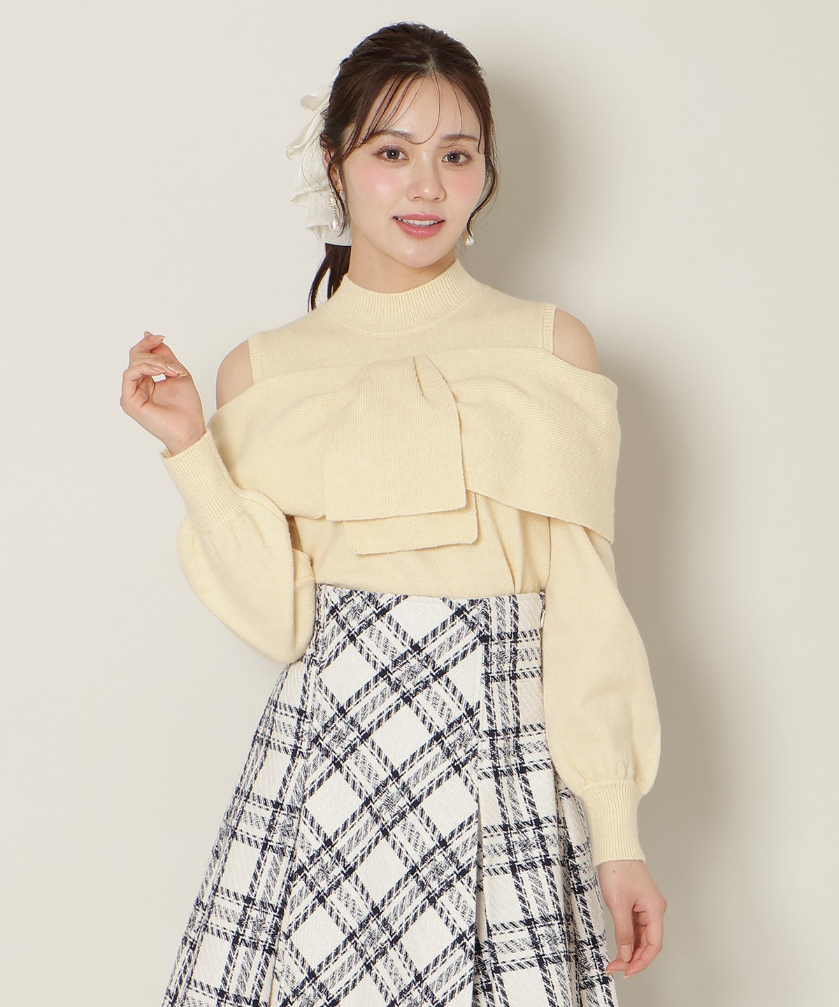 【1/1(thu)10時発売 New Year's Item】ツイストリボンオフショルニット