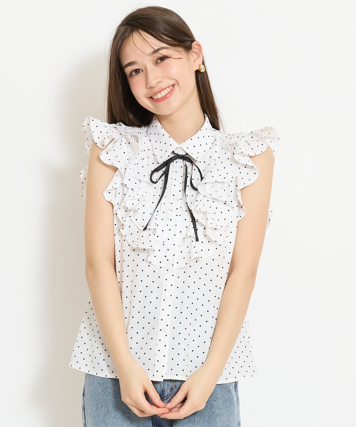 ラッフルフリルノースリーブブラウス