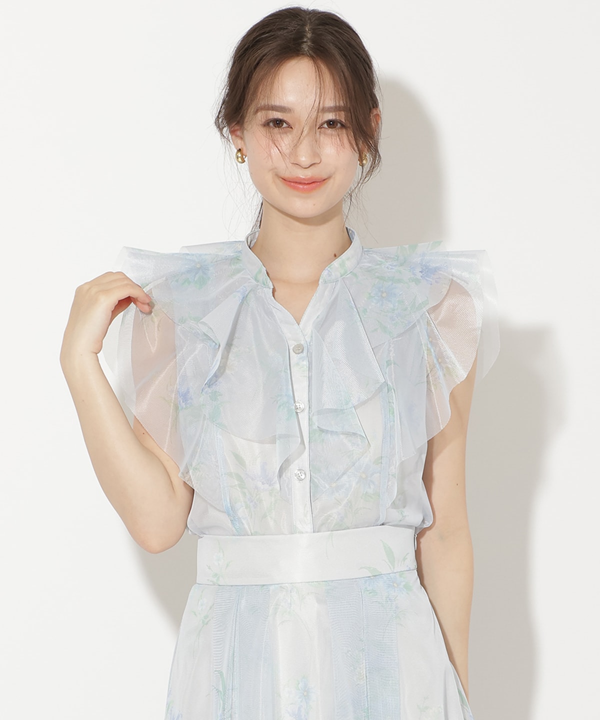 フラワーメッシュラッフルブラウス