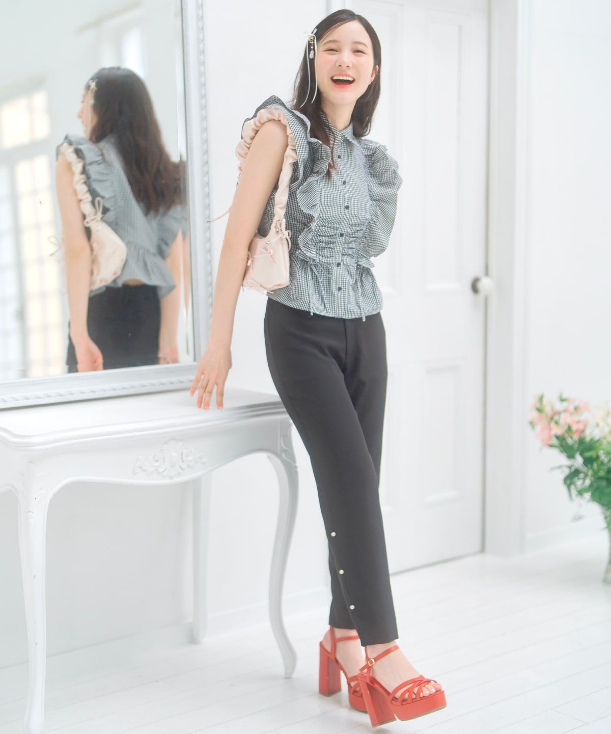 パールデザインテーパードパンツ