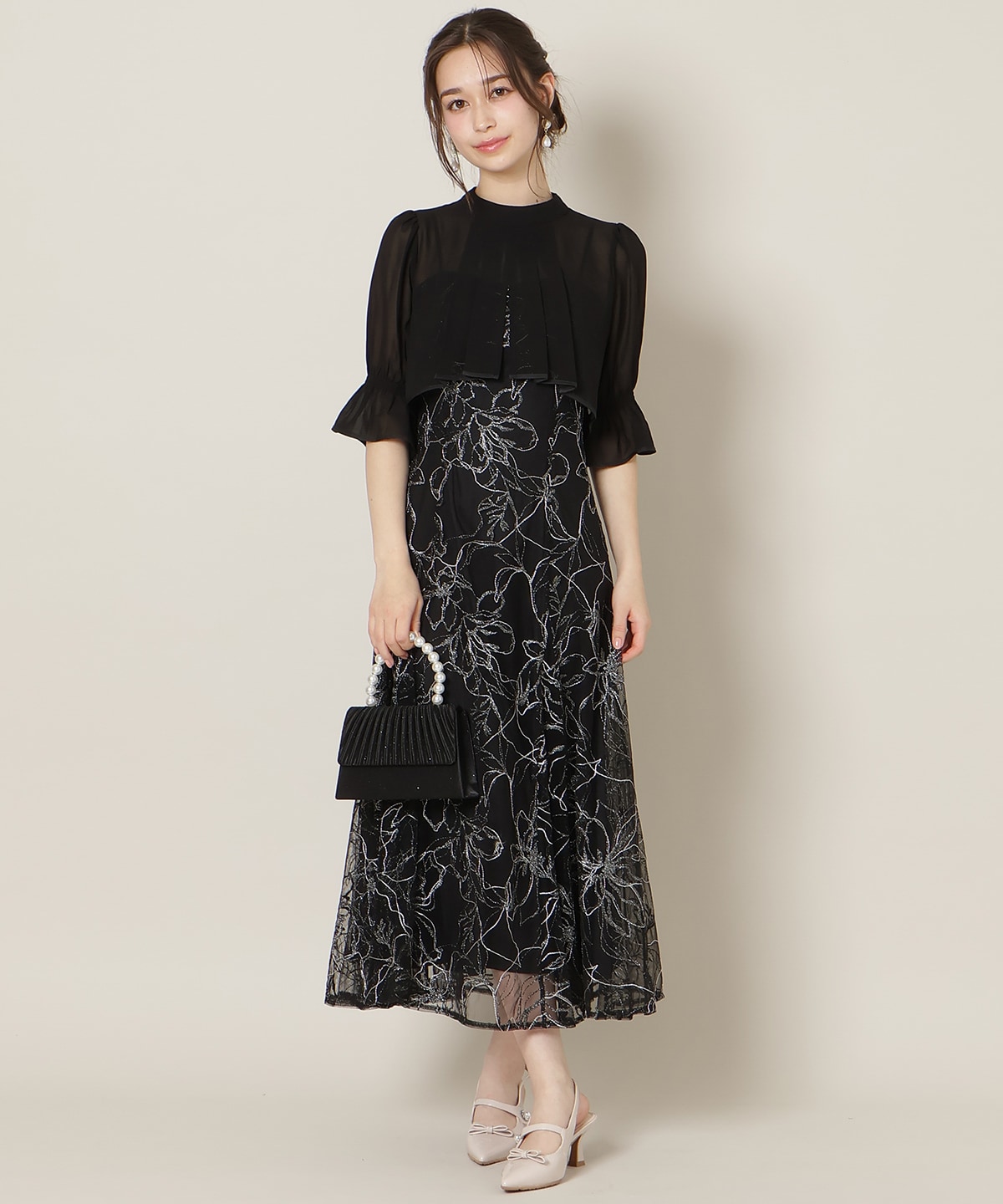 フロントスリットフレアブラウス×フレアレースキャミワンピース