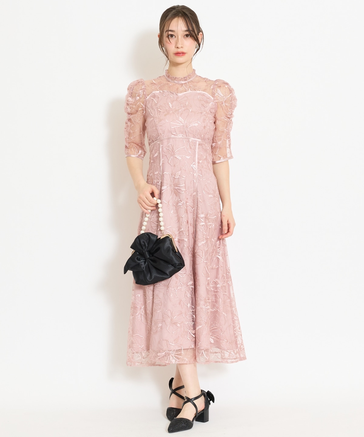 パイピングライン刺繍ワンピース