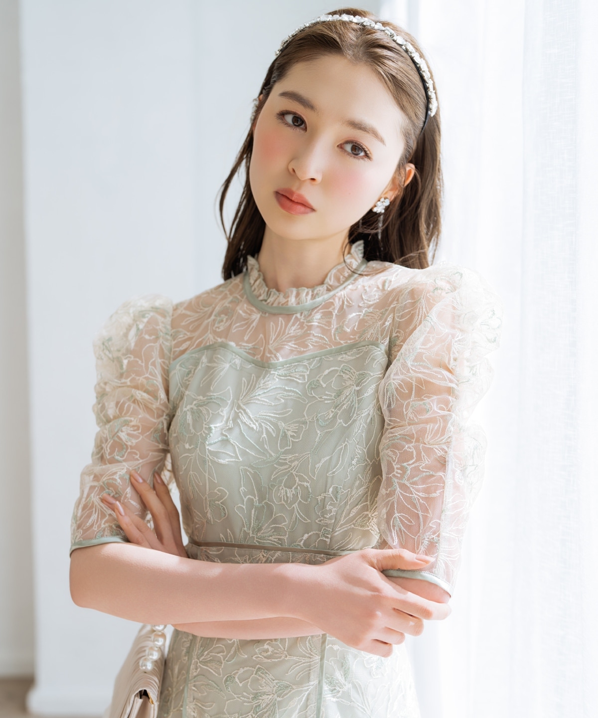 パイピングライン刺繍ワンピース