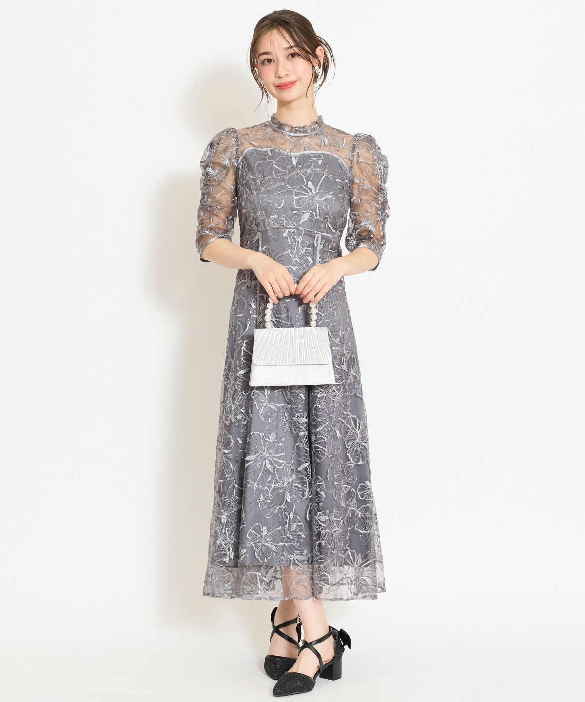 パイピングライン刺繍ワンピース