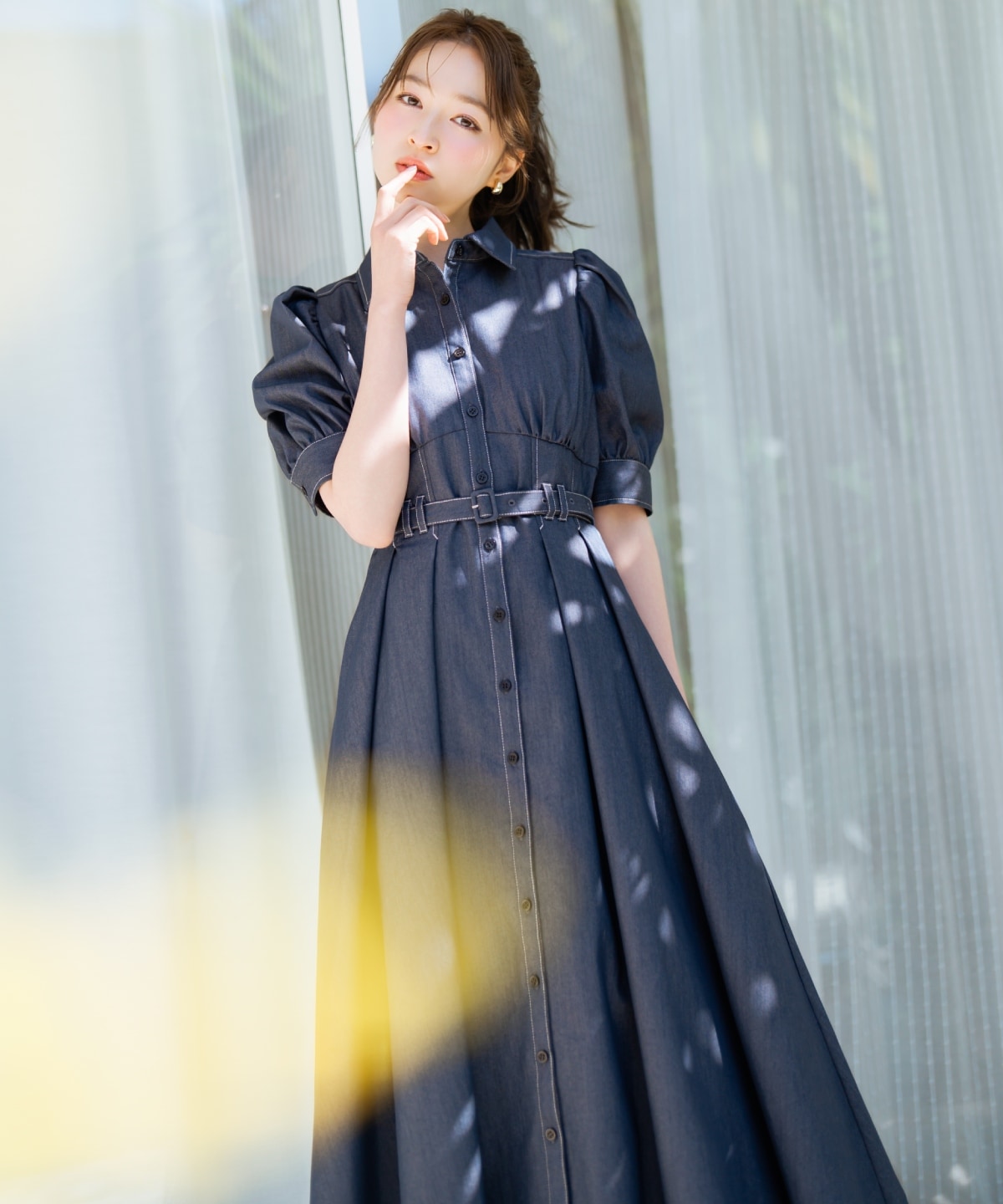 ベルト付きタックスリーブフレアワンピース