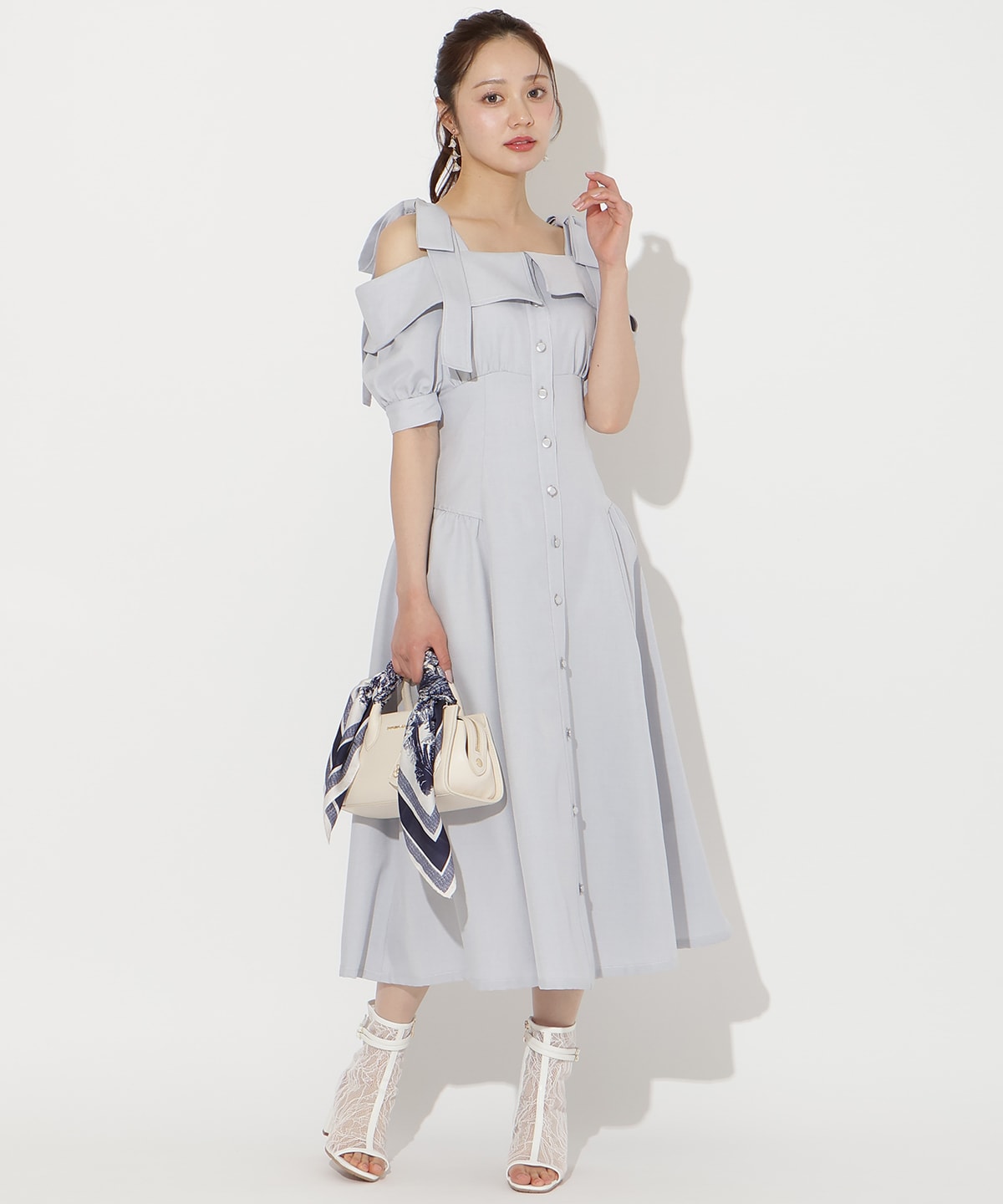 リボンオフショルワンピース