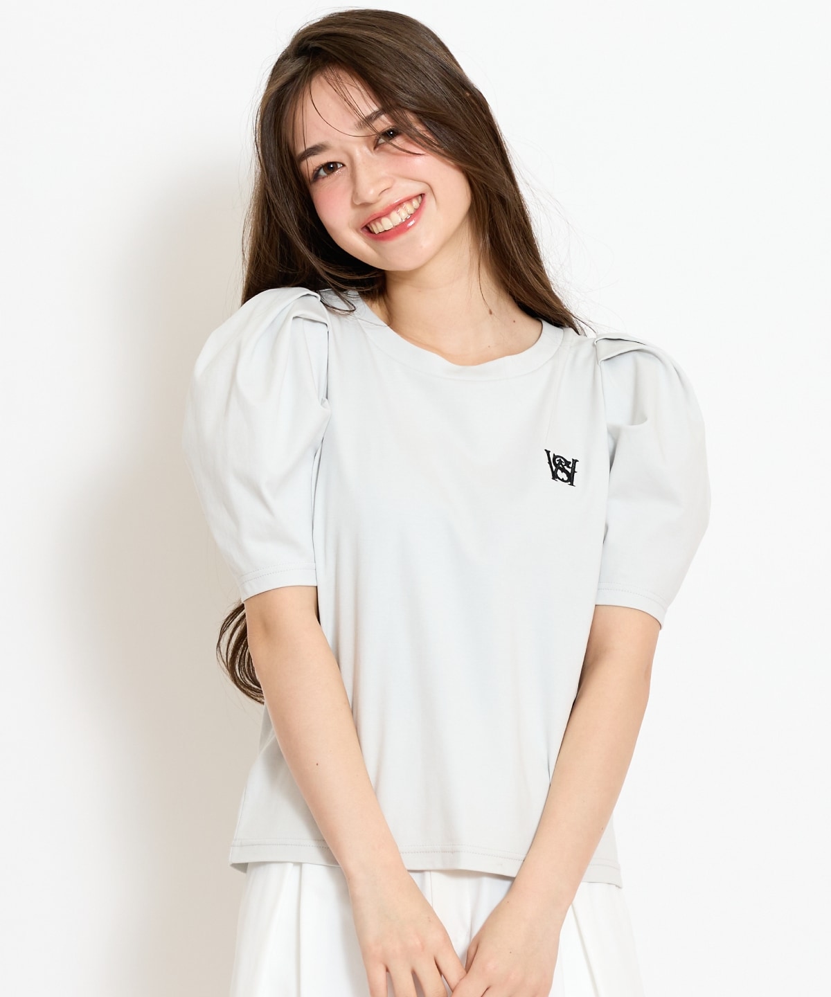 ロゴ刺繍タックスリーブTシャツ