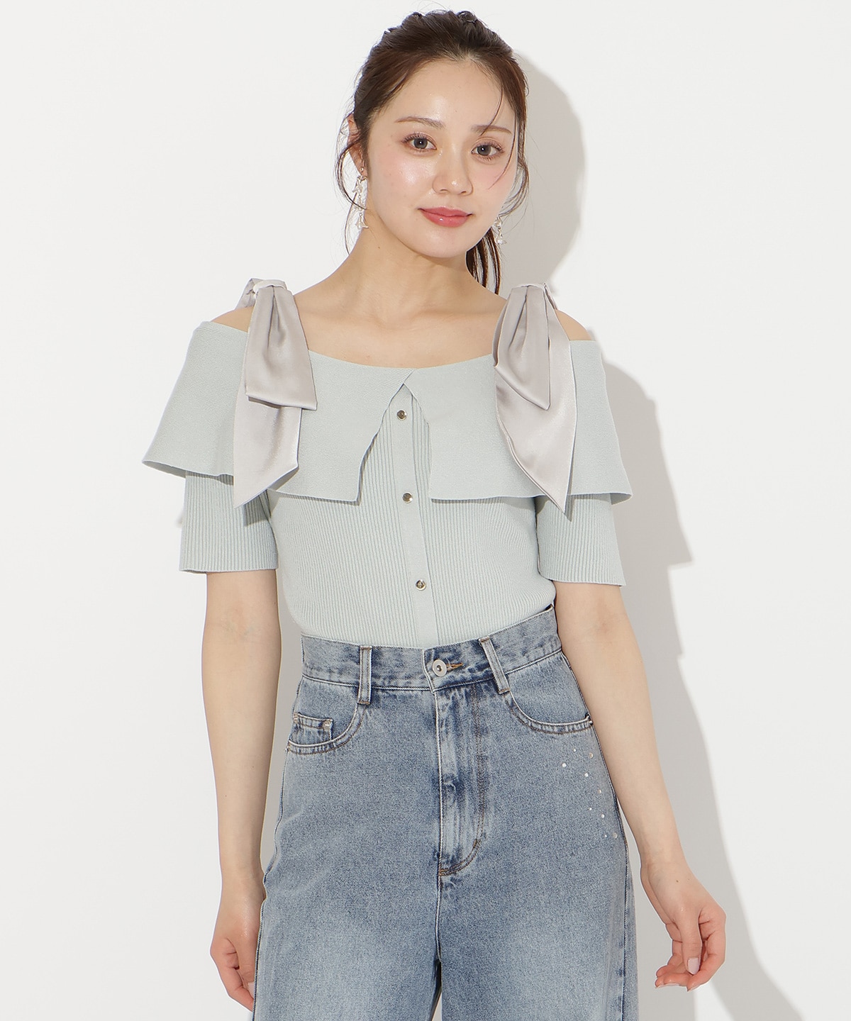 リボンオフショルハーフスリーブニット