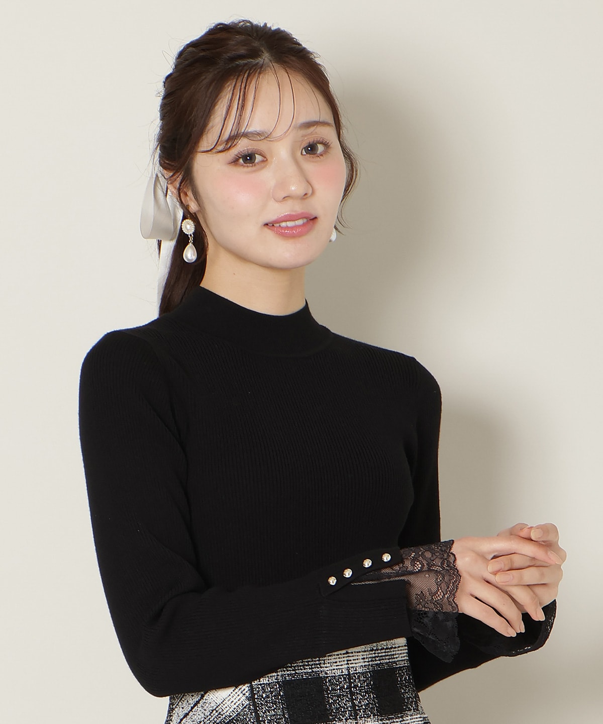 袖口レースハイネックリブニット