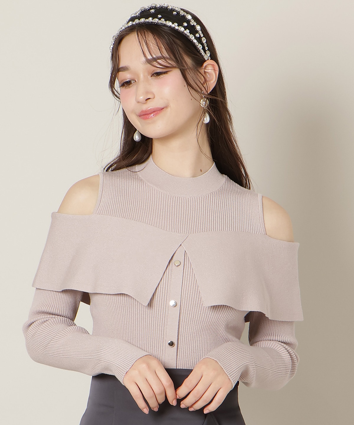 オープンショルダーレイヤードニット