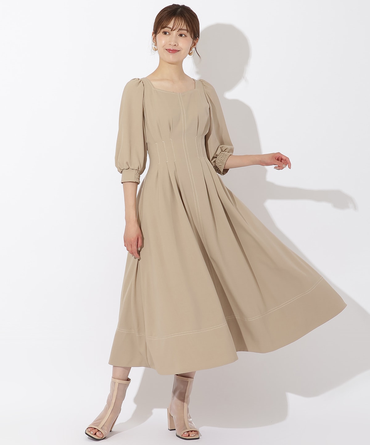 ウエストタック7分袖ワンピース(M ベージュ): And Couture｜公式オンラインショップ｜バーンデストローズ
