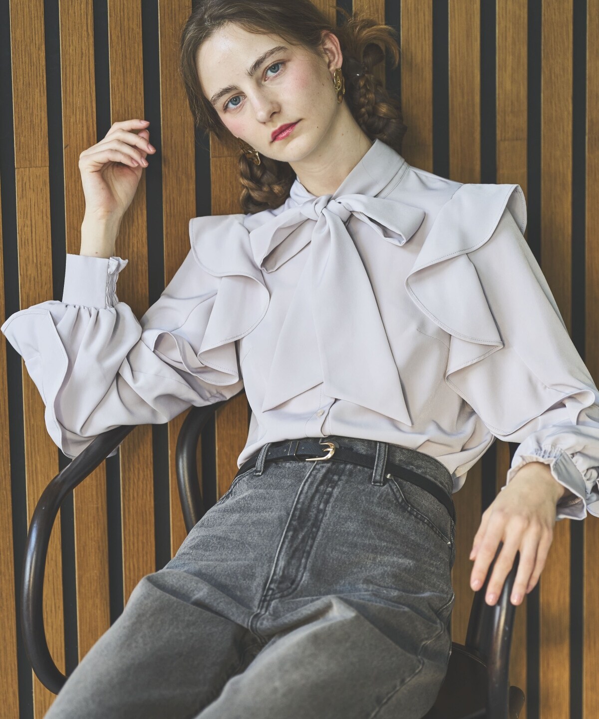 ラッフルスリーブボウタイブラウス