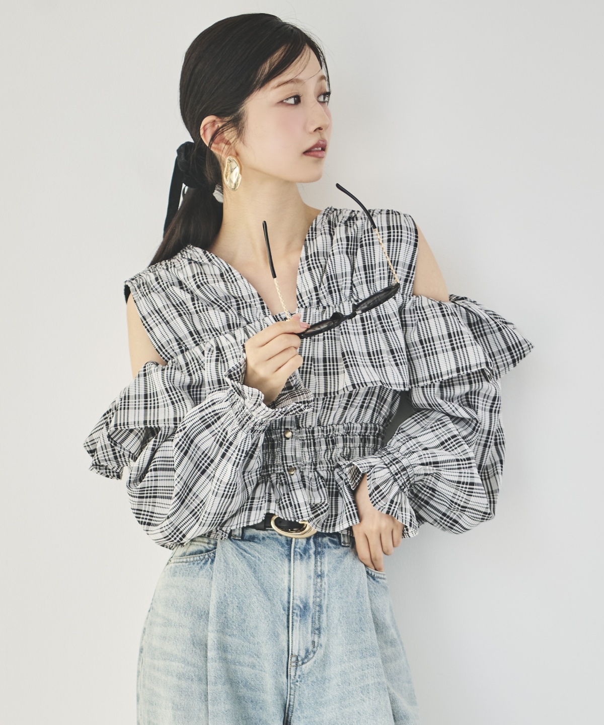 【And Couture】オープンショルダーチェックフリルブラウス