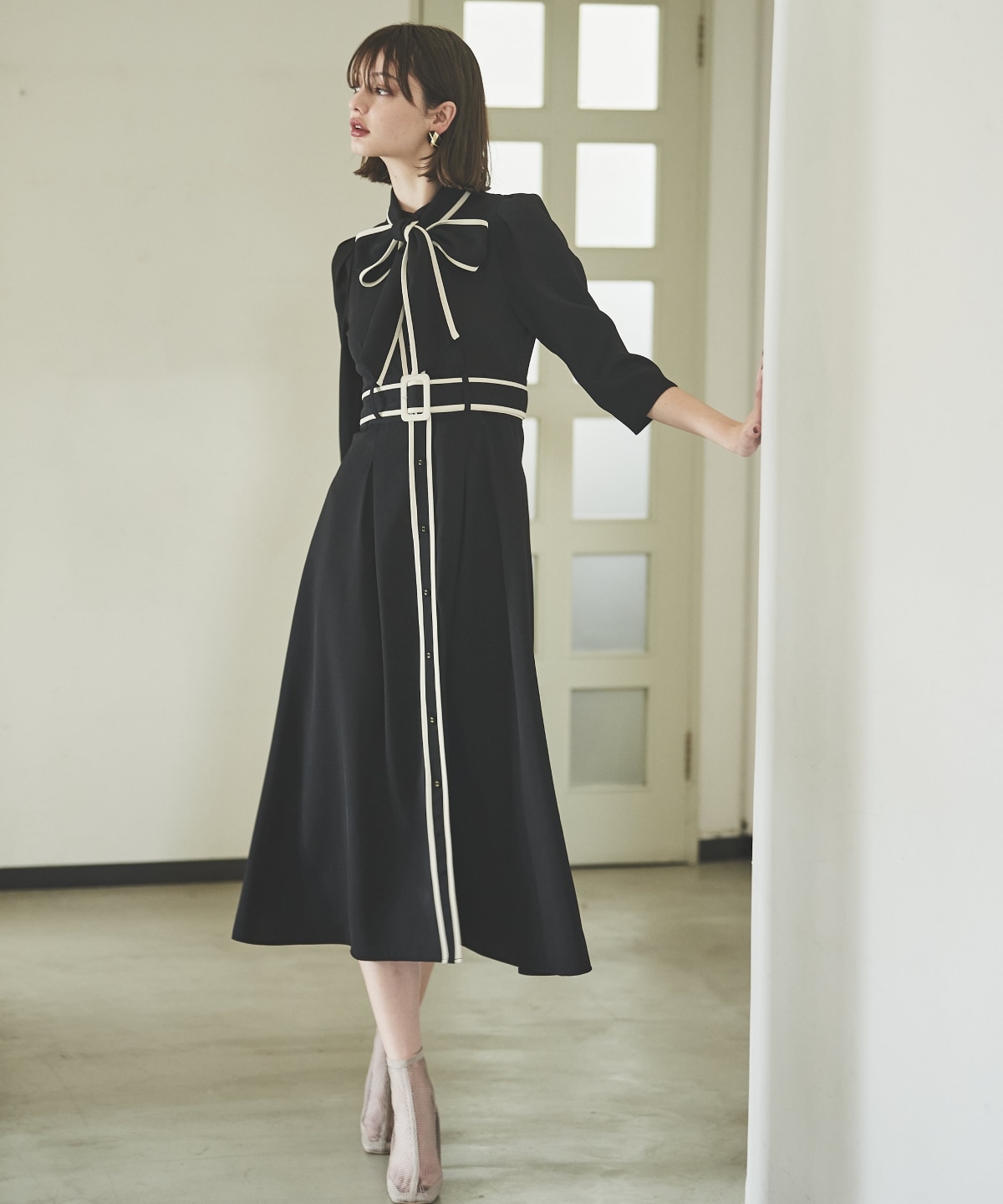 配色パイピングボウタイワンピース