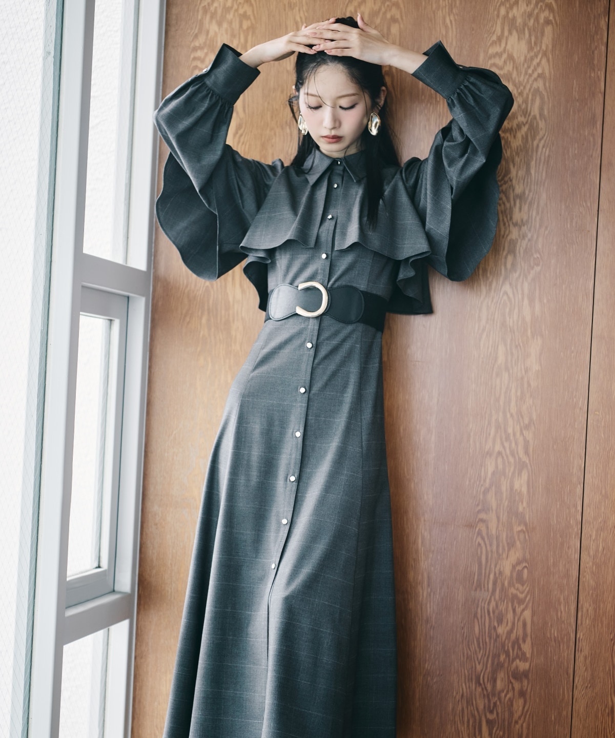 フロントフリルケープシャワンピース