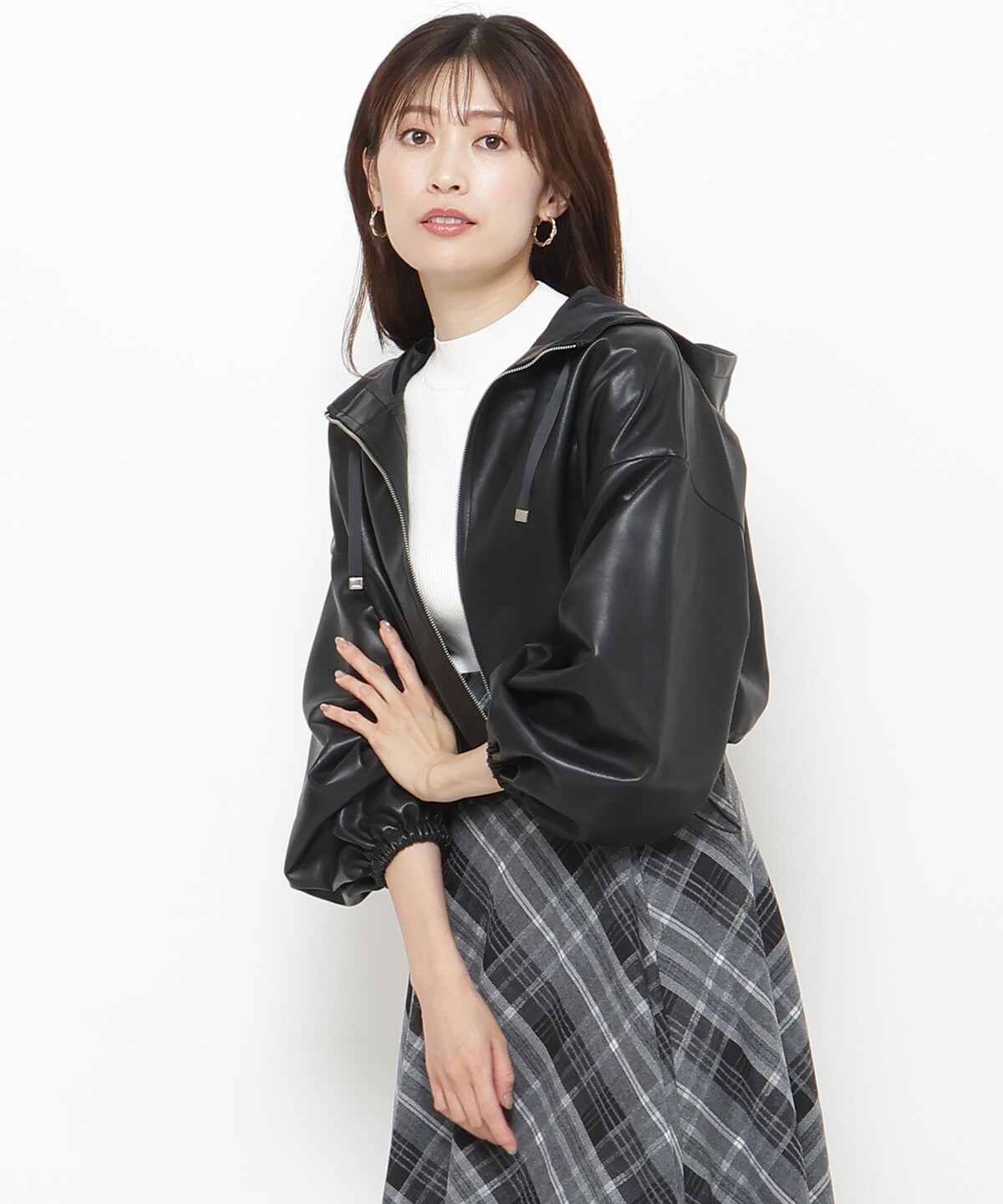 フェイクレザークロップドマンパ