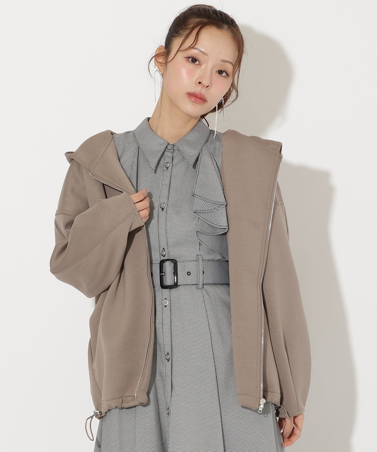 ダンボールポンチフードジップパーカー