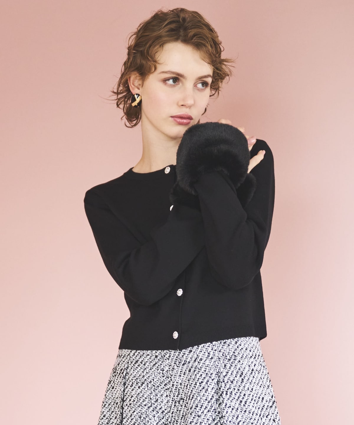 袖ファー付きビジューカーディガン