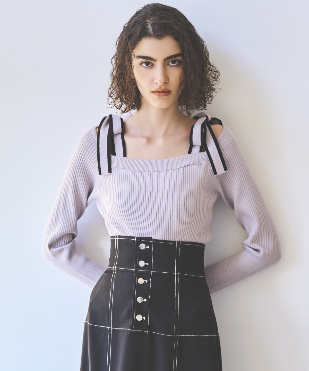 配色ショルダーリボンニットプルオーバー