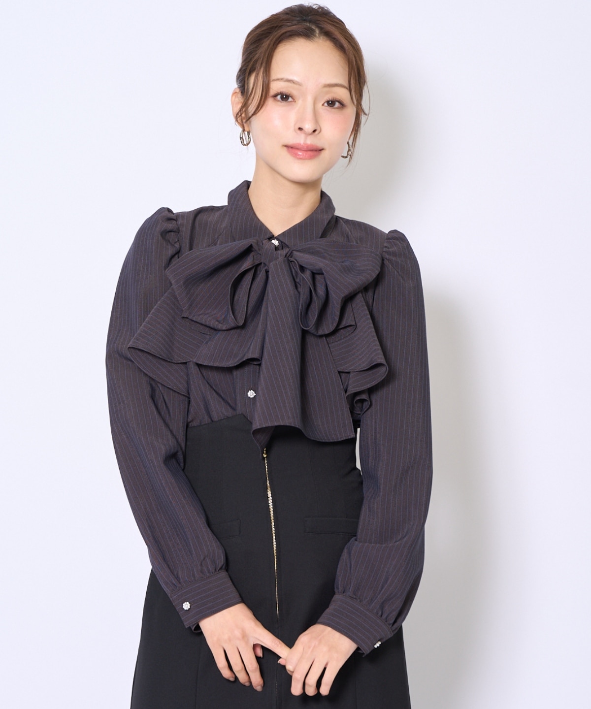 ビジューボタンフリルケープ長袖ブラウス