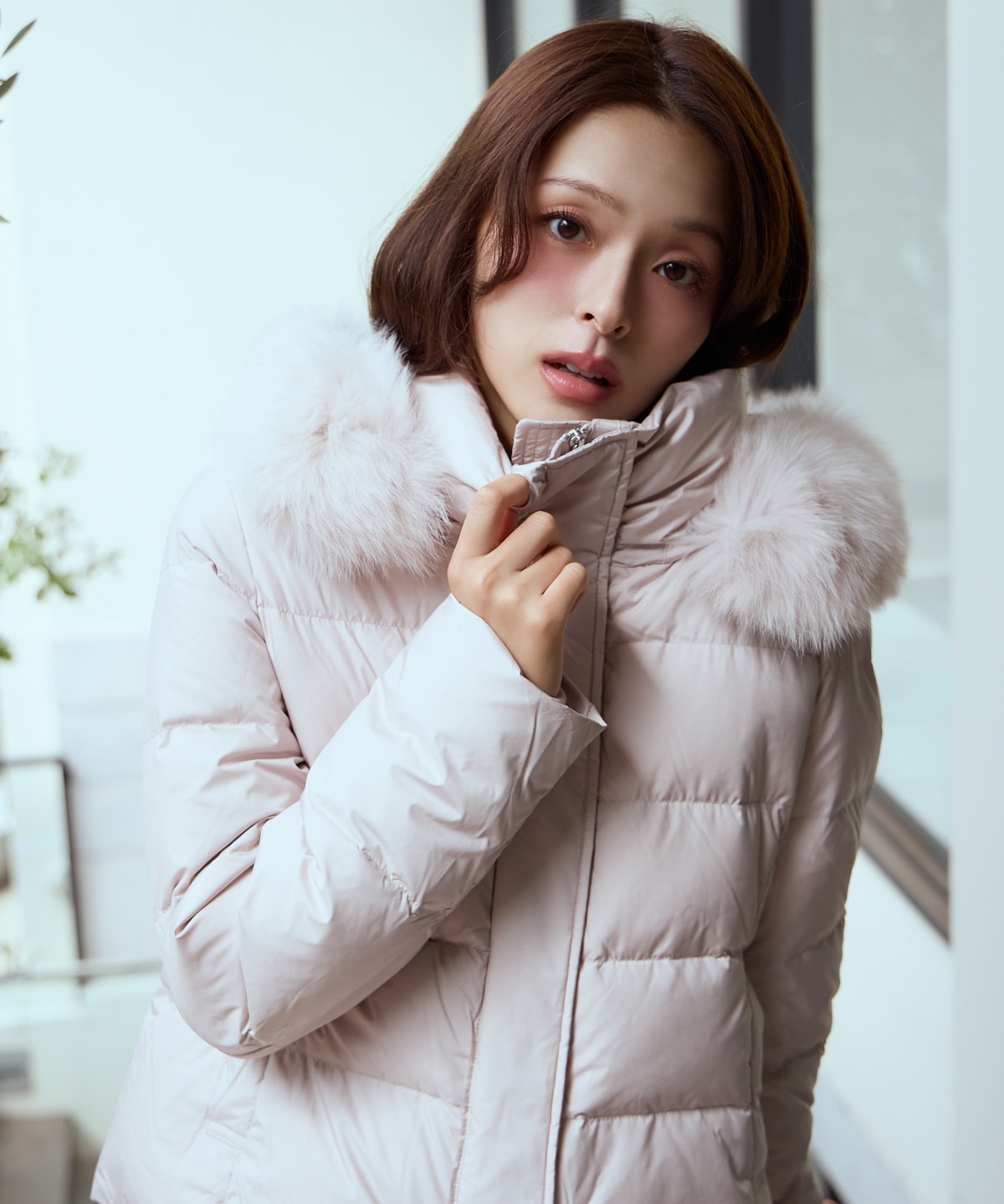 FOXファー付きプレミアムショートダウン(F ベージュ): AND