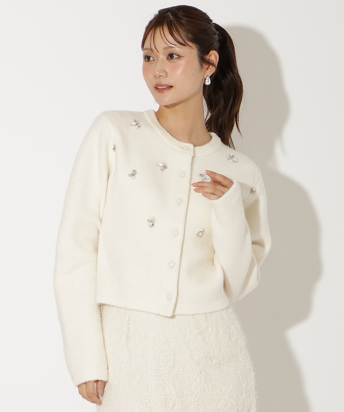 ビジュー付きニットカーディガン