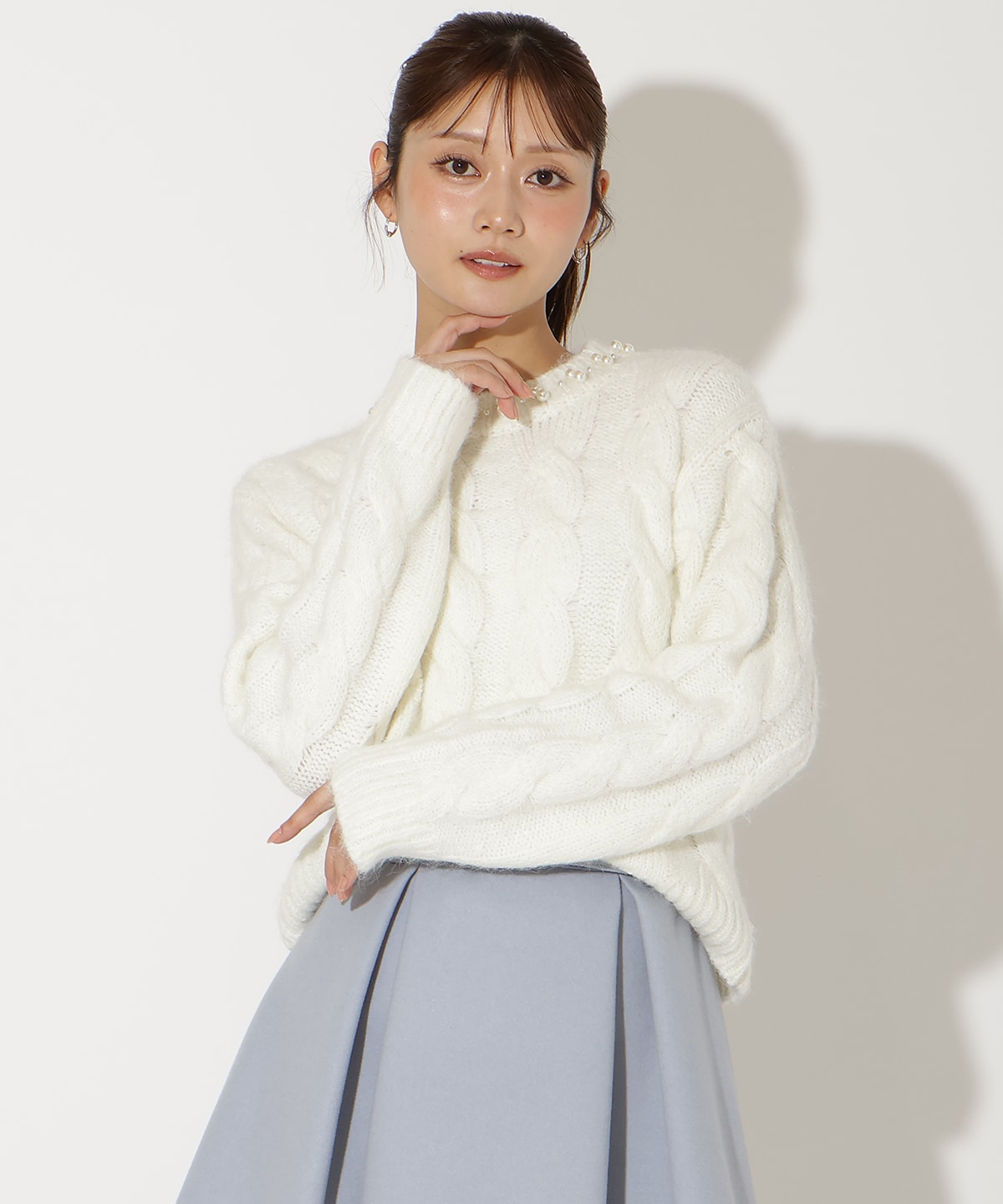 パール襟ケーブルニットプルオーバー