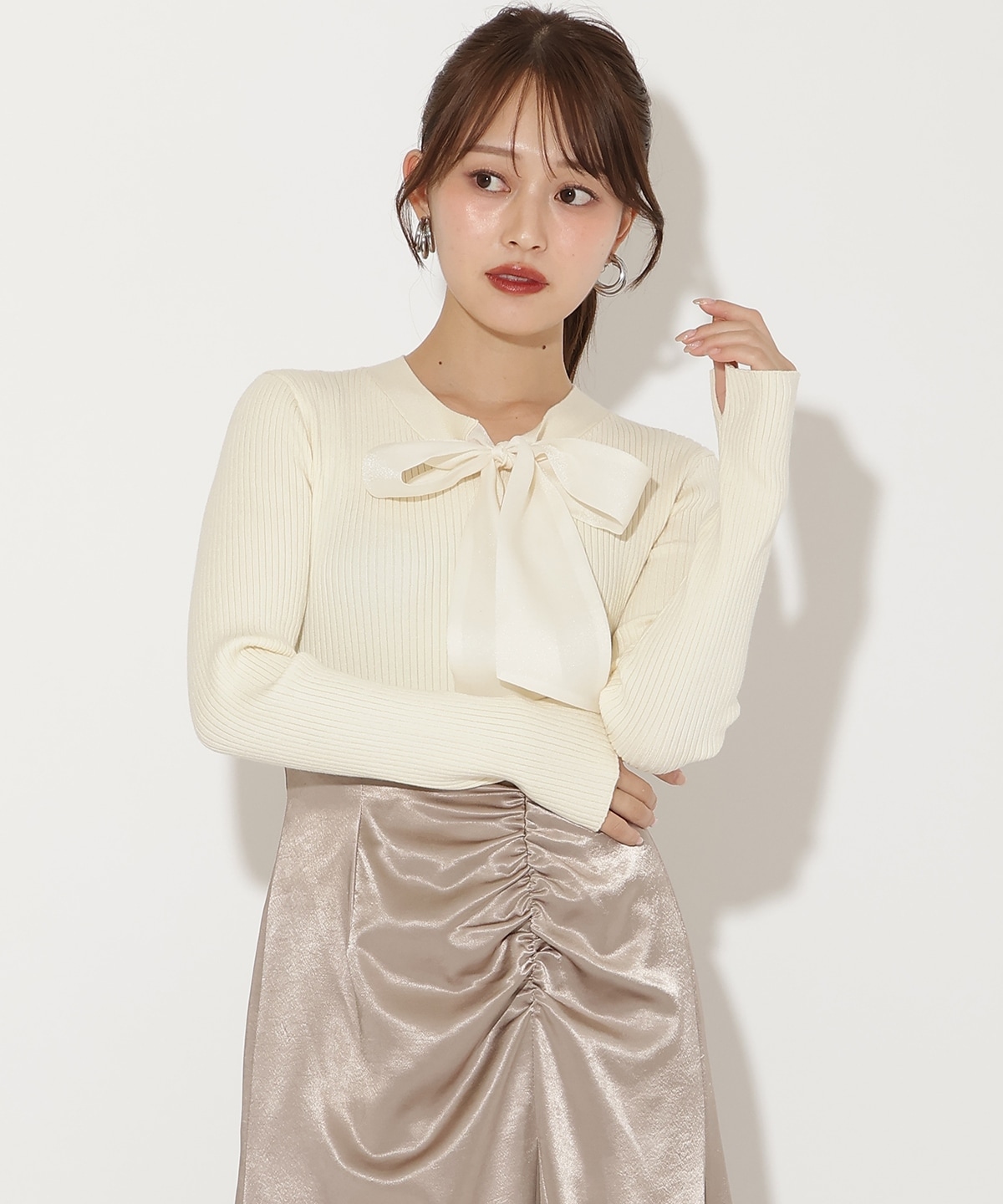 リボンボウタイ付きリブプルオーバー