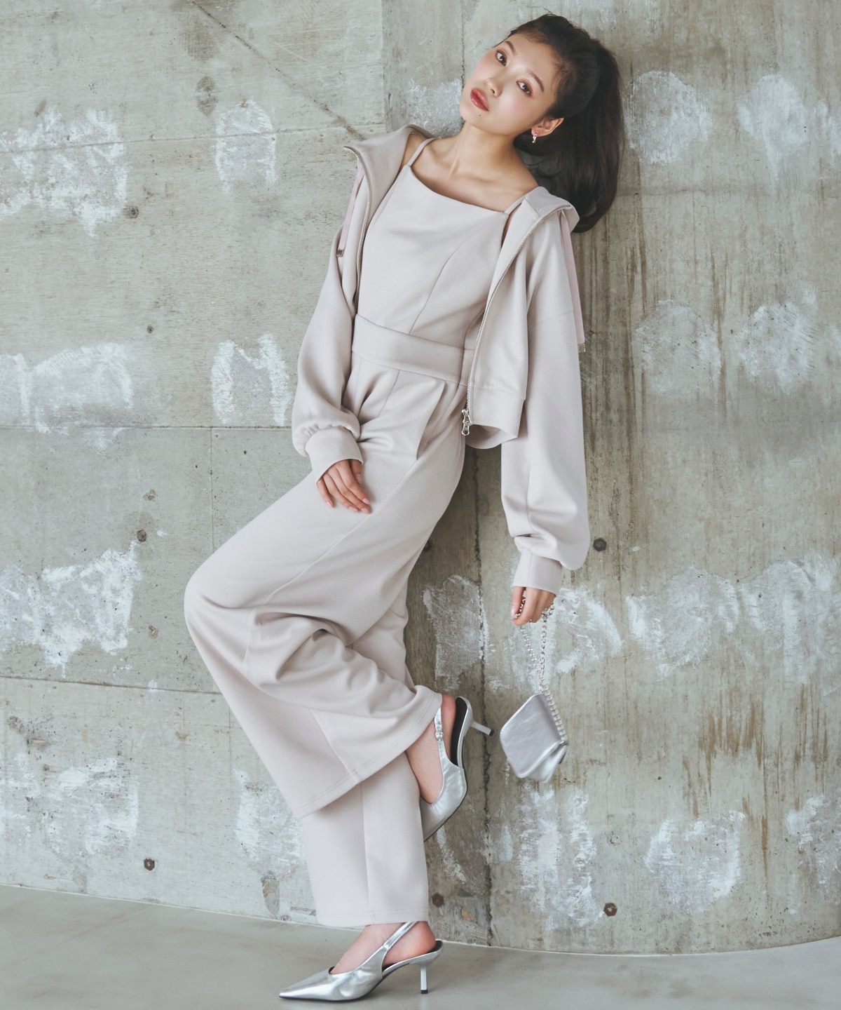 刺繍パーカー×オールインワン