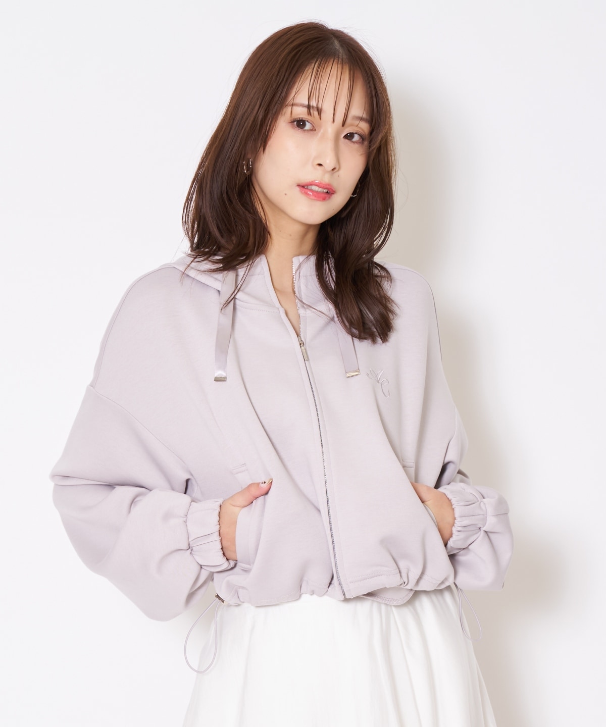 【先行予約受付中】ロゴ刺繍ZIPパーカー