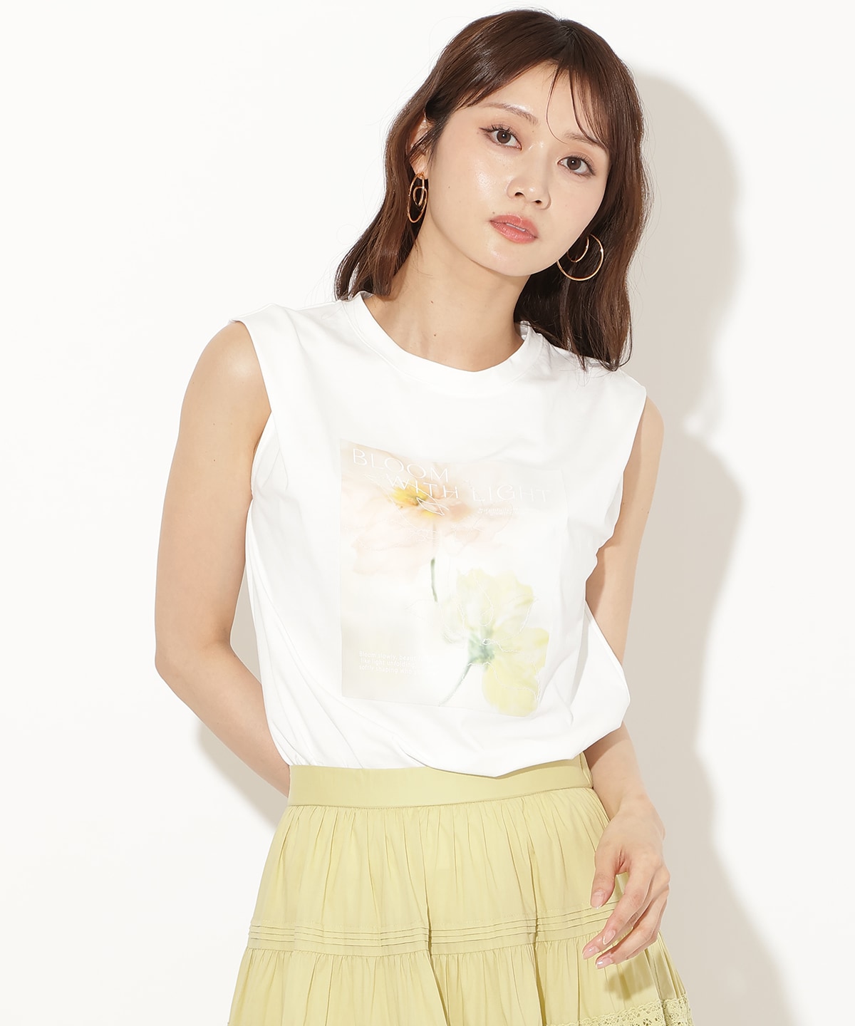 【先行予約受付中】フラワーフォトプリントフレンチスリーブTシャツ