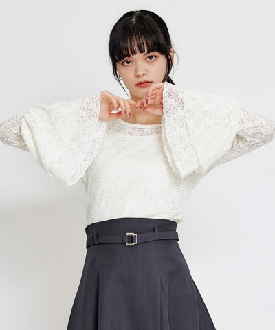 ボリュームスリーブシアーレースブラウス×ベーシックキャミソール