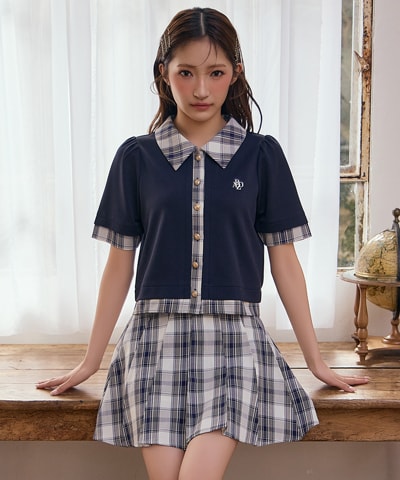 ロゴブローチブラウス×チェックプリーツミニスカートセットアップ