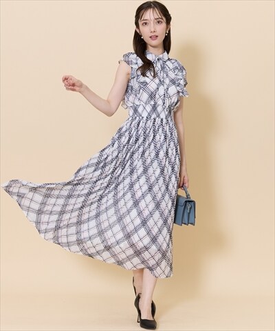 フリル袖のチェック柄ワンピース チェック柄＆フリル袖 ワンピース チェック柄ファッション ふんわり袖