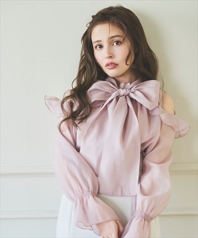 オフショルフリルシアーブラウス