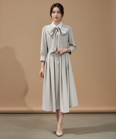 【2/27(Fri)発売】リボンタイ付き白襟タックフレアワンピース