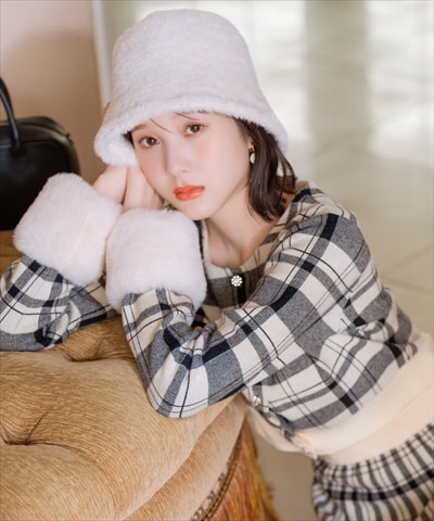 【新色追加】チェック柄ファーカフスカーディガン