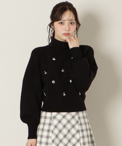 ビジューハイネックニットプルオーバー