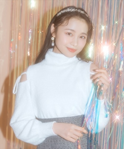 オープンショルダーラメフェザーニット