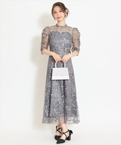 パイピングライン刺繍ワンピース