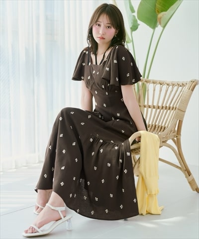 小花刺繍フレアスリーブワンピース